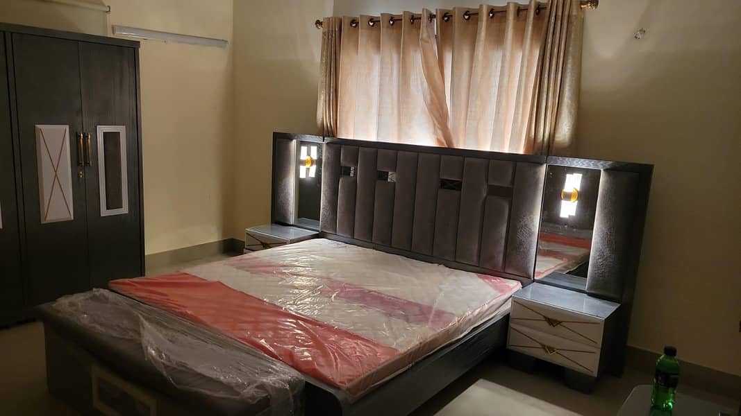 Slightly used king bedset(wadrobe,side tables,dressing) for sale

                                                            alt=