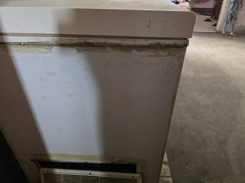 Waves Freezer 100% Working Condition

                                                            alt=