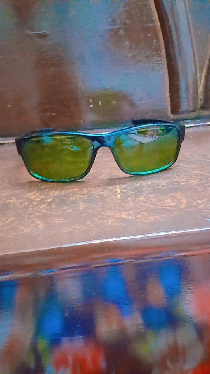 glasses

                                                            alt=