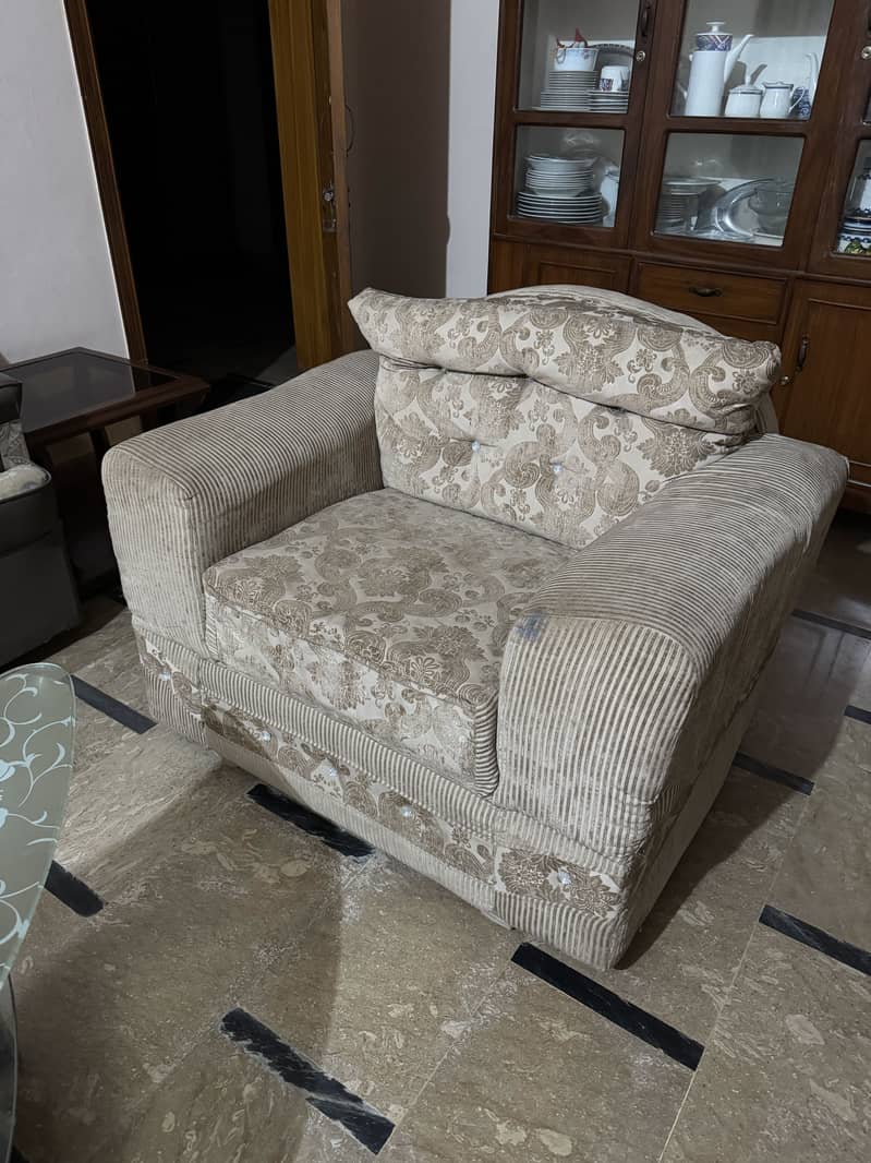 Sofa set

                                                            alt=