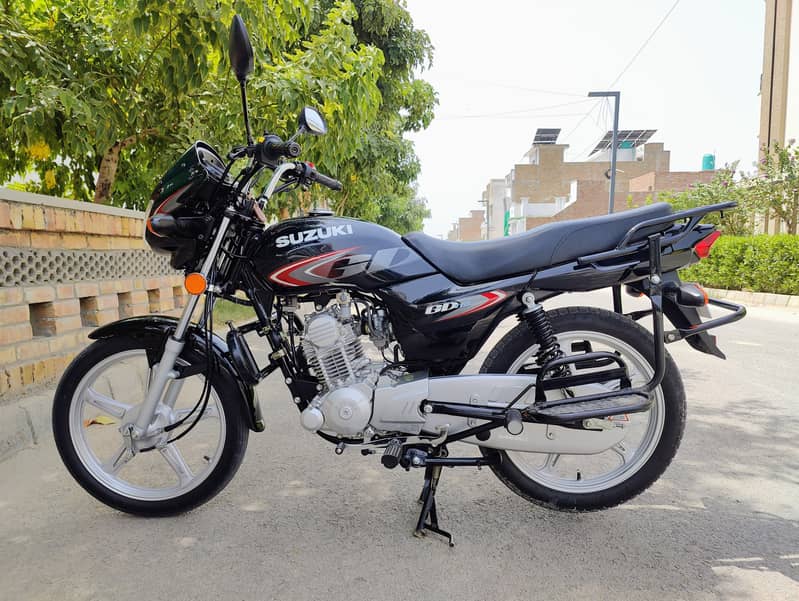Suzuki GD 110S 2025 | Showroom Condition | Only 6,900 KM Driven |

                                                            alt=
