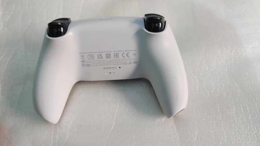 ps5 deulsence orignal controller

                                                            alt=