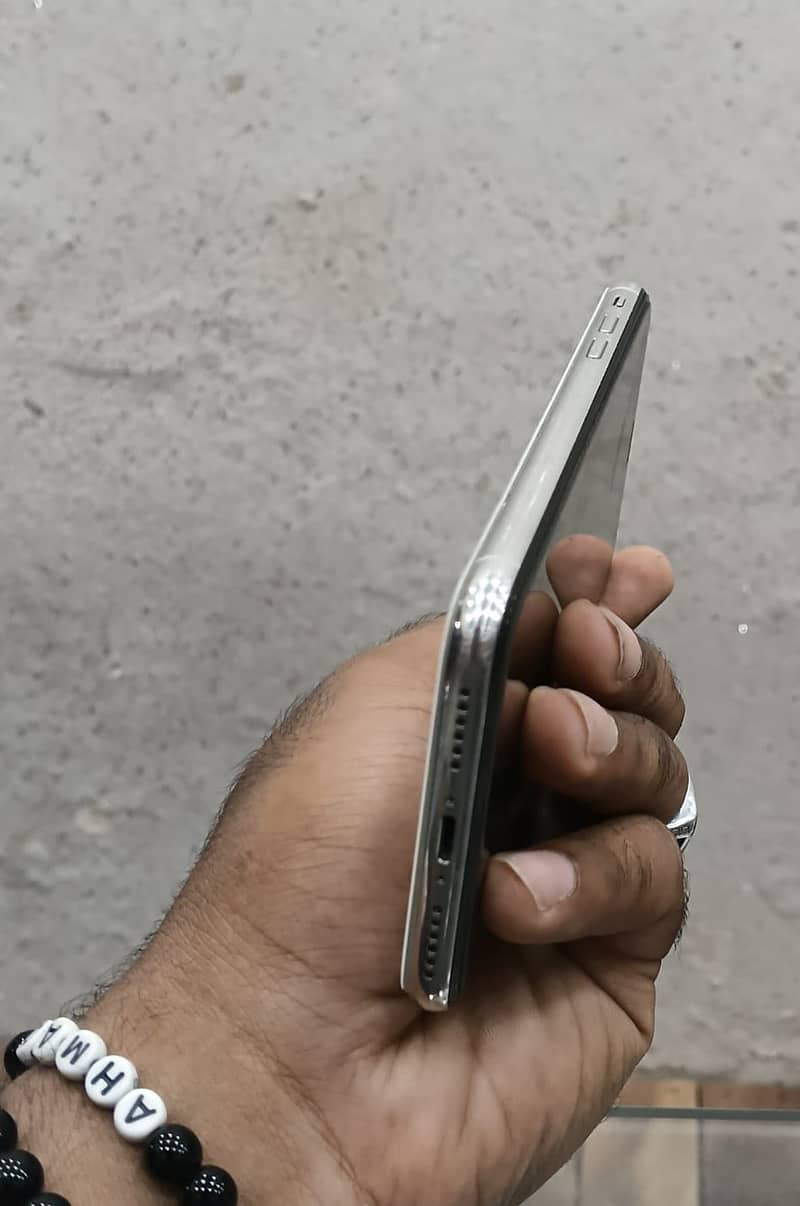 Apple iPhone X PTA Approved 64 gb 10/10 Exchange possible

                                                            alt=