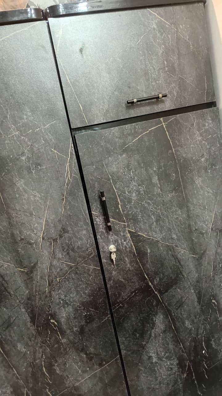 WOODEN WARDROBE

                                                            alt=