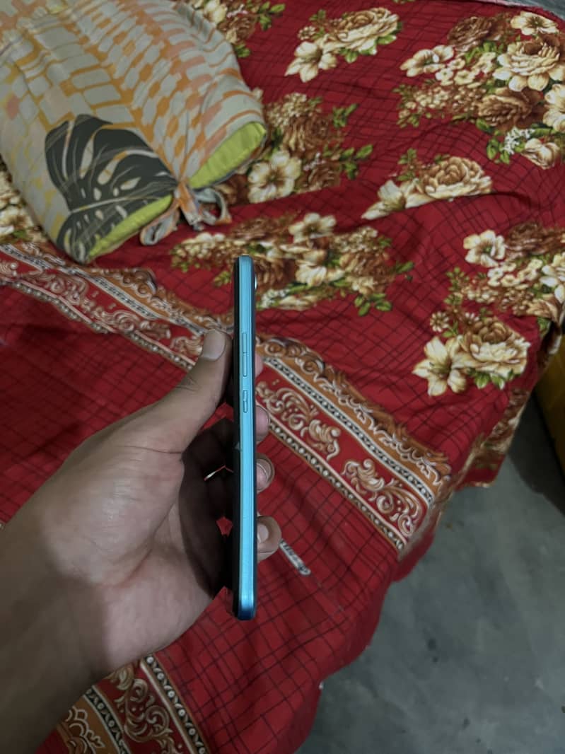 Tecno Spark 8C

                                                            alt=