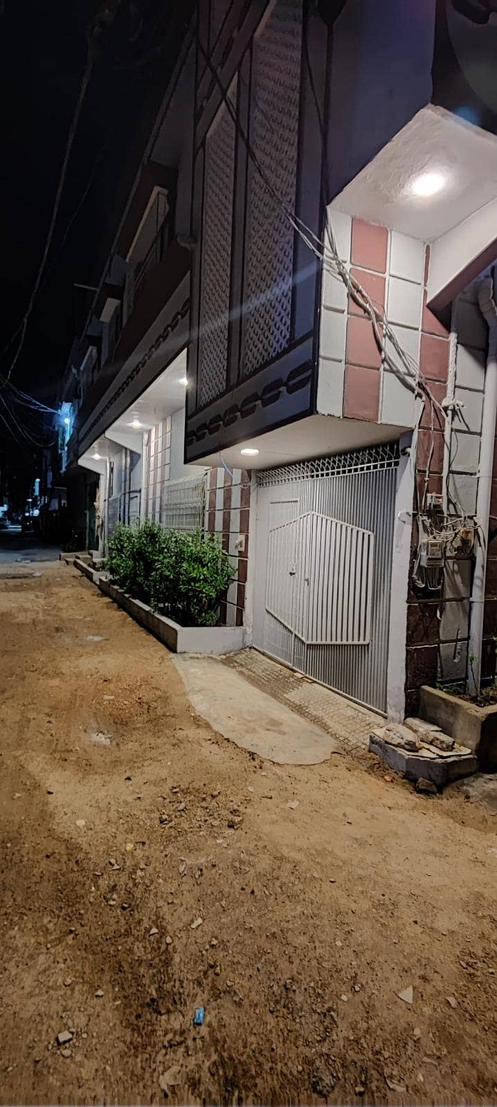 137 sq yard Model Colony g+1 Corner (Direct Owner)

                                                            alt=
