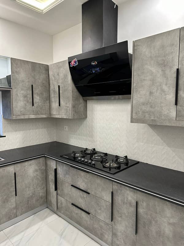 STUNNING DESIGNER HOUSE FOR SALE IN DHA PHASE 9 TOWN

                                                            alt=