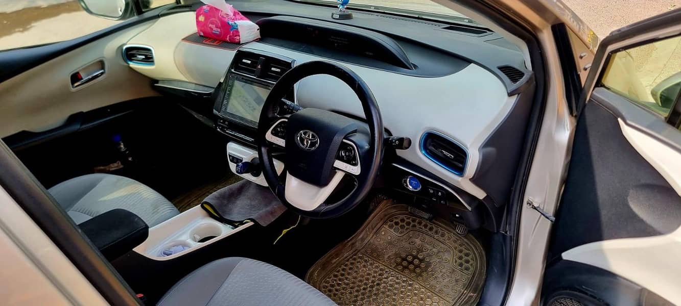 Toyota Prius 2017 A premium

                                                            alt=