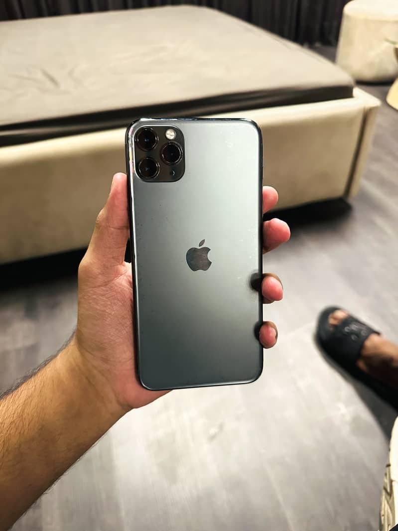 Apple iPhone 11 Pro Max

                                                            alt=
