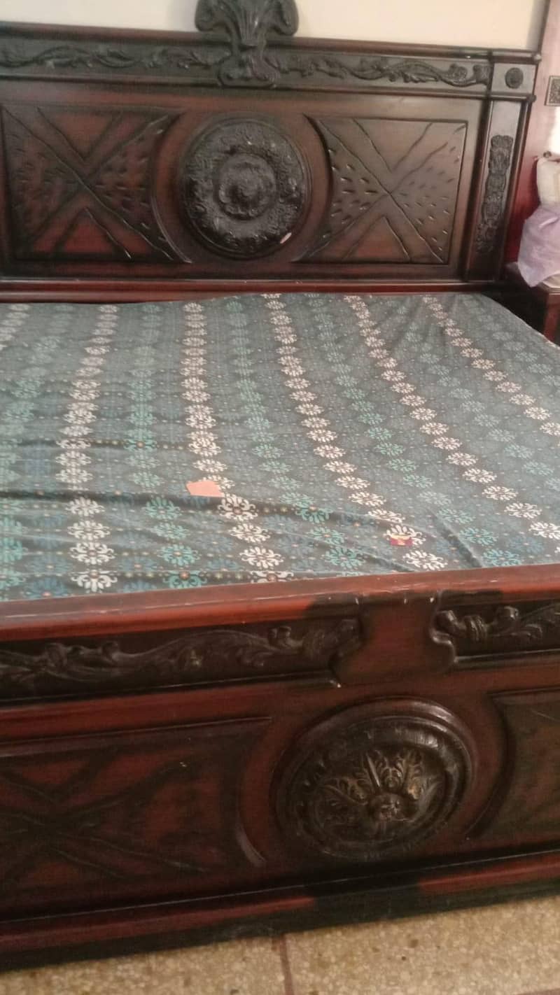 best quality wood bed King size

                                                            alt=