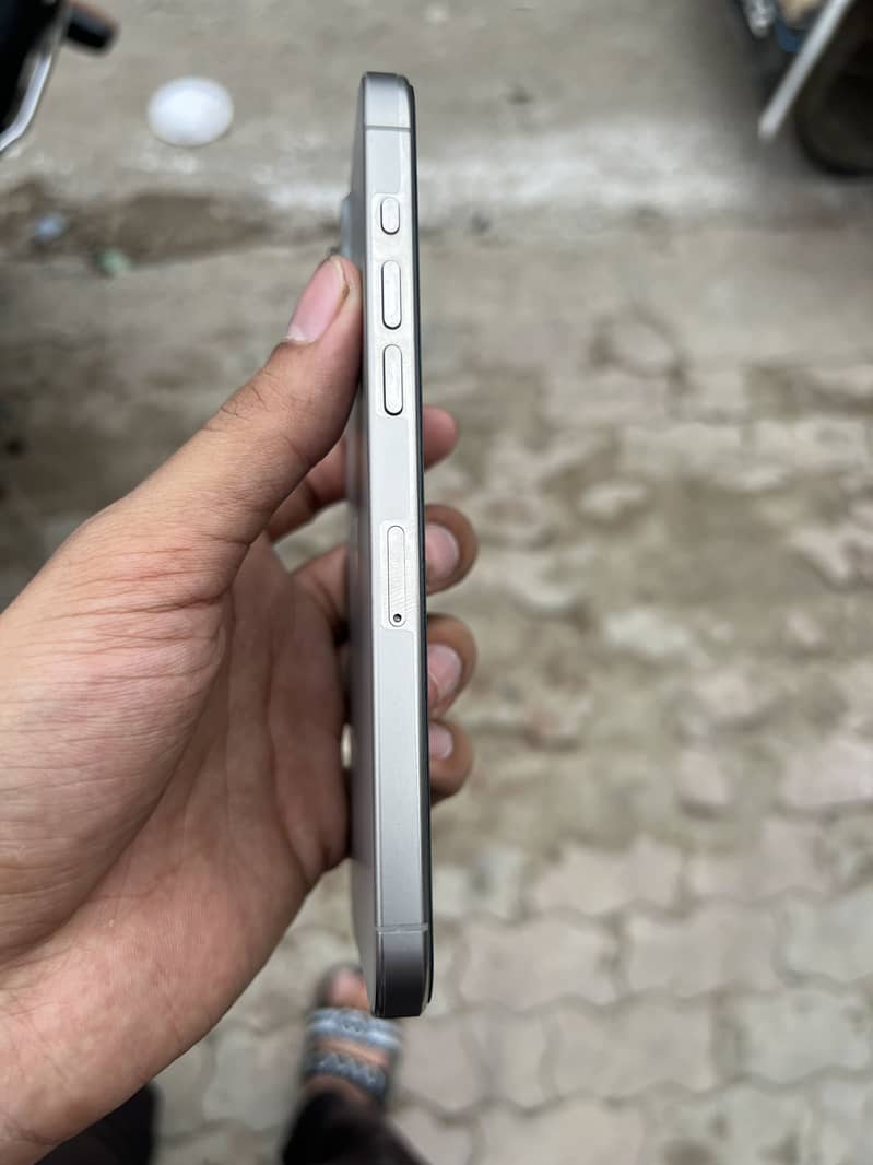 IPhone 15 Pro Max  256gb FU

                                                            alt=
