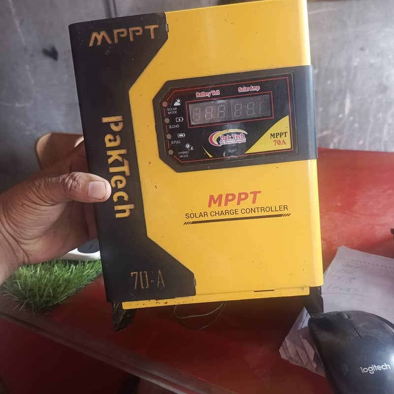 Pak Tech 70 Amp MPPT Solar Charge Controller (12V 1200W / 24V 2200W)

                                                            alt=
