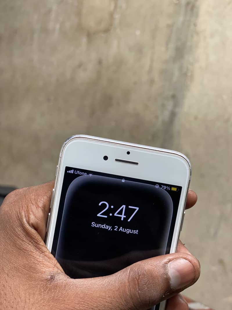 Apple iPhone 7

                                                            alt=