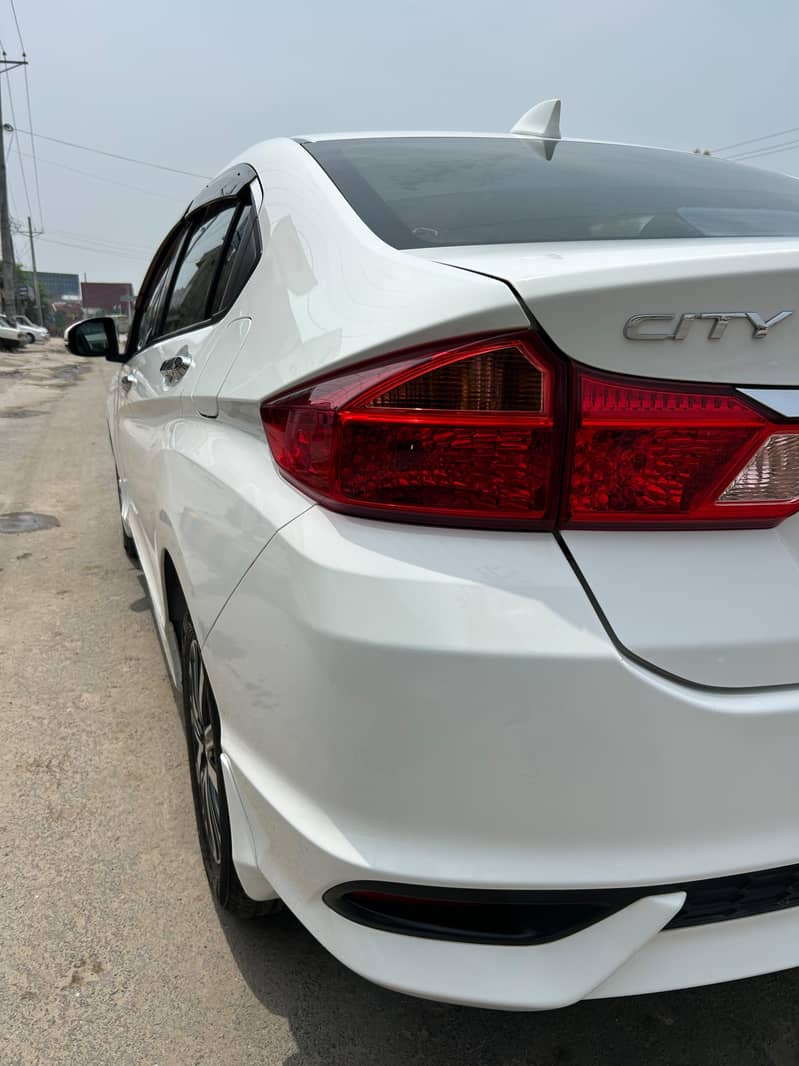 Honda City Aspire 2021

                                                            alt=