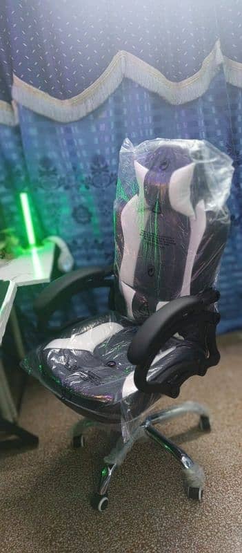 Gaming Chair, Gamer Chairs, Colors Available

                                                            alt=