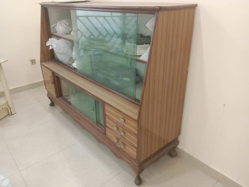showcase almari

                                                            alt=