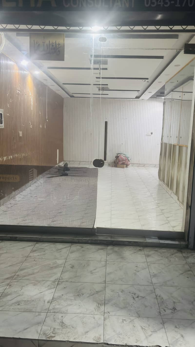 Shop For Rent Punjab Society Main Bulevourd Road Near DHA Phase 4 Lahore

                                                            alt=