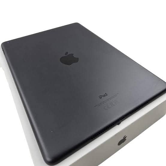 IPad 9th generation with orignal box 64gb storage