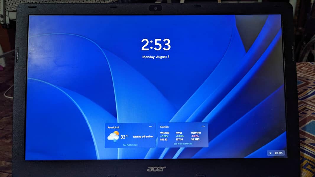Asus TravelMate P256-M   Core i5 4th Gen  8 GB ram  256 GB SSD/ 500 GB

                                                            alt=
