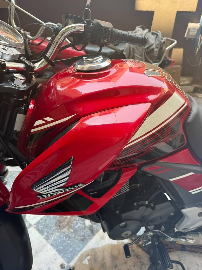 Honda cb 150f

                                                            alt=