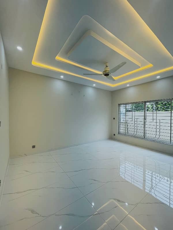 FRONT BACK OPEN BRAND NEW HOUSE

                                                            alt=