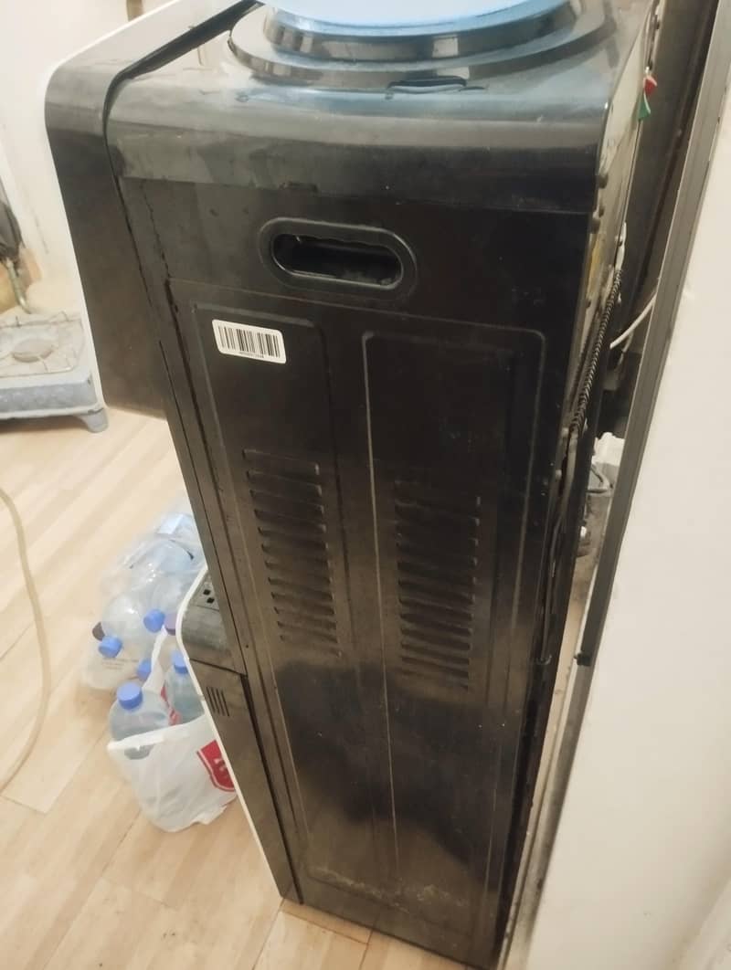 PEL Water Dispenser